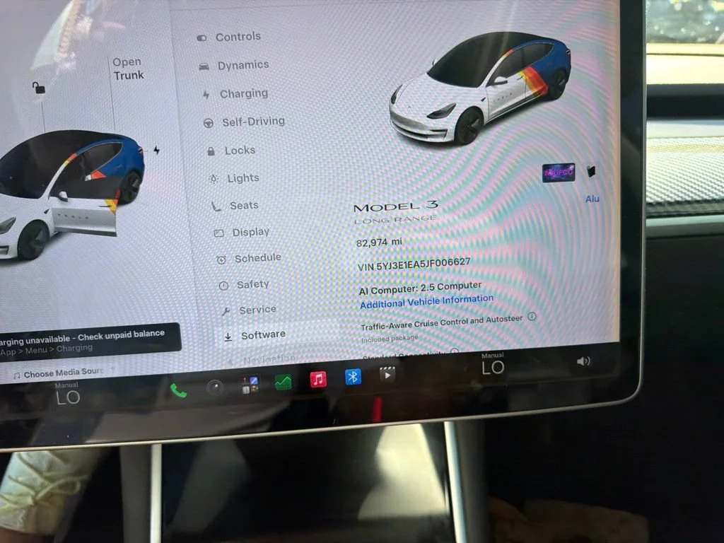 Used 2018 Obsidian Black Metallic Tesla  image 9