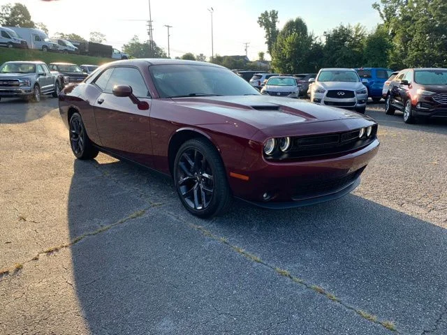 Used 2023 Red Dodge SXT image 2