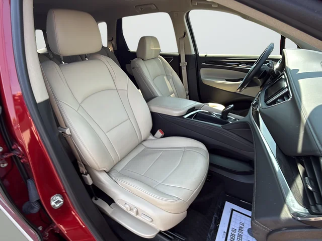 Used 2020 Red Buick Essence image 26