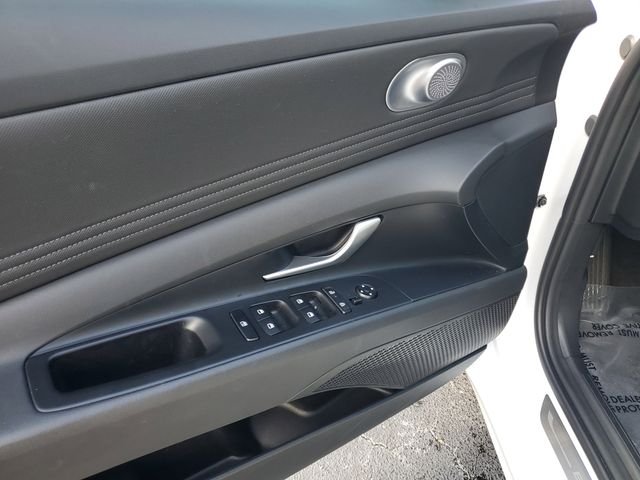 2025 Hyundai Elantra SEL - Photo 10