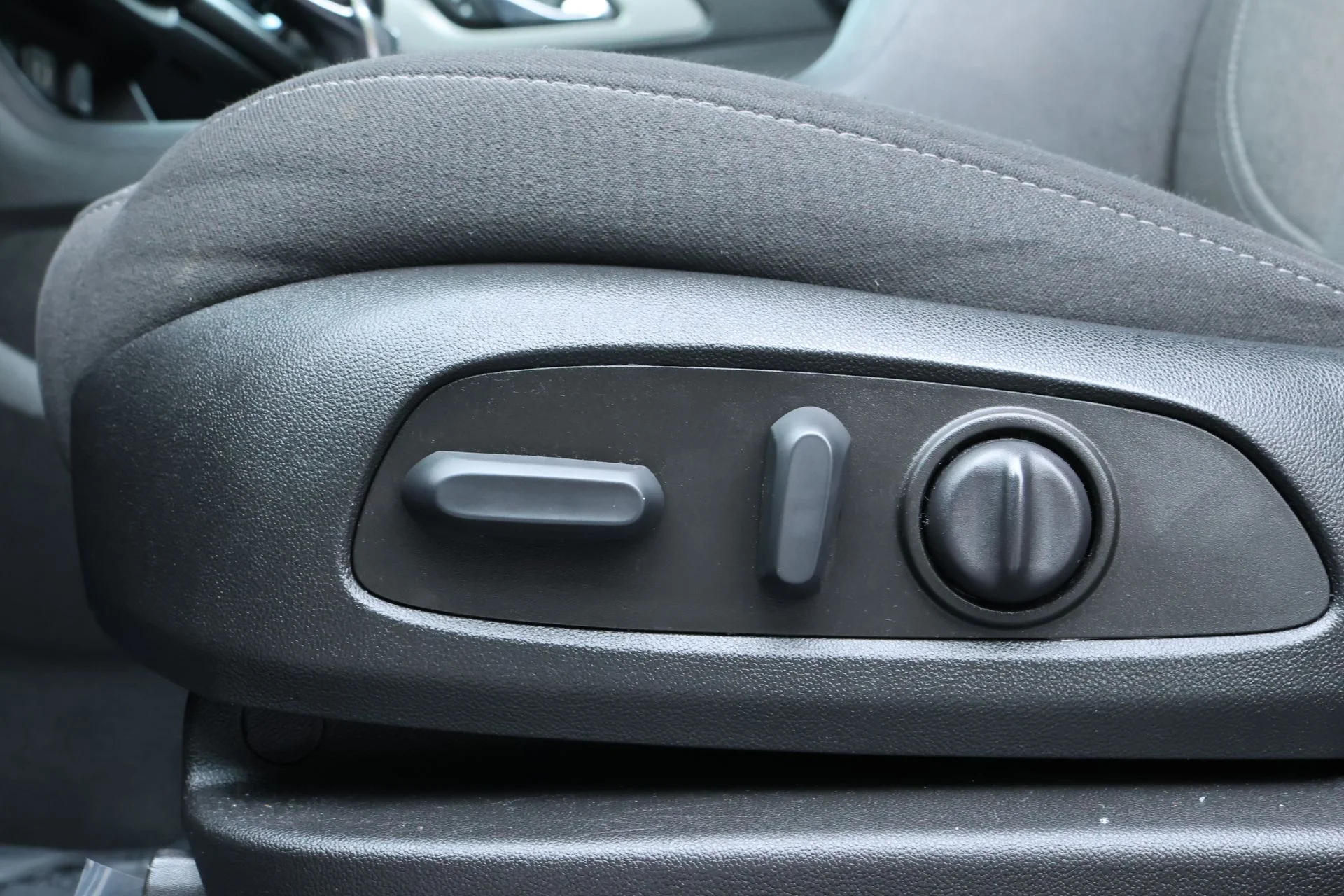 Used 2023 Red Chevrolet LT image 19