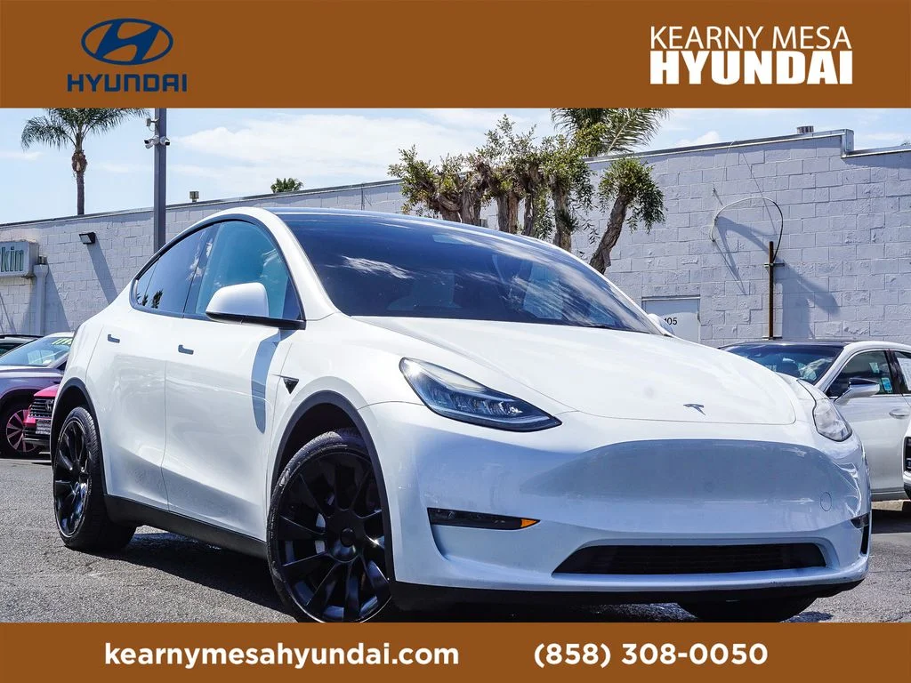 Used 2023 White Tesla Long Range image 1