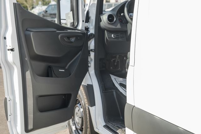 New 2026 Arctic White Mercedes-Benz Cargo 144 WB image 35