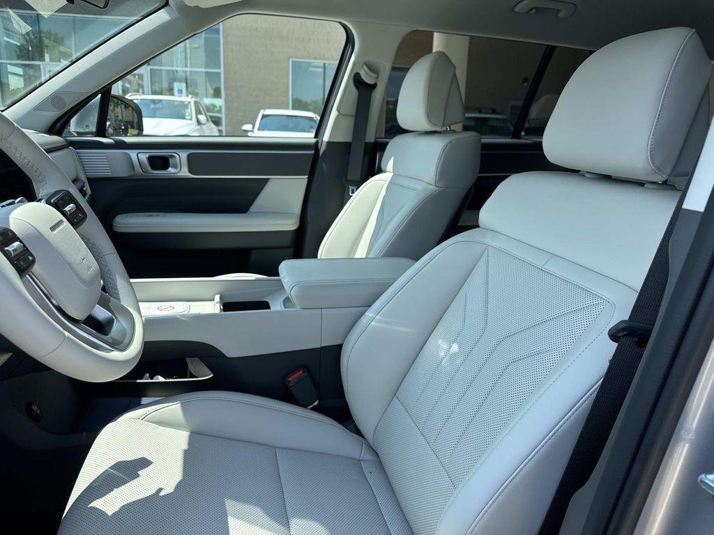 New 2026 Shimmering Silver Hyundai SEL image 7