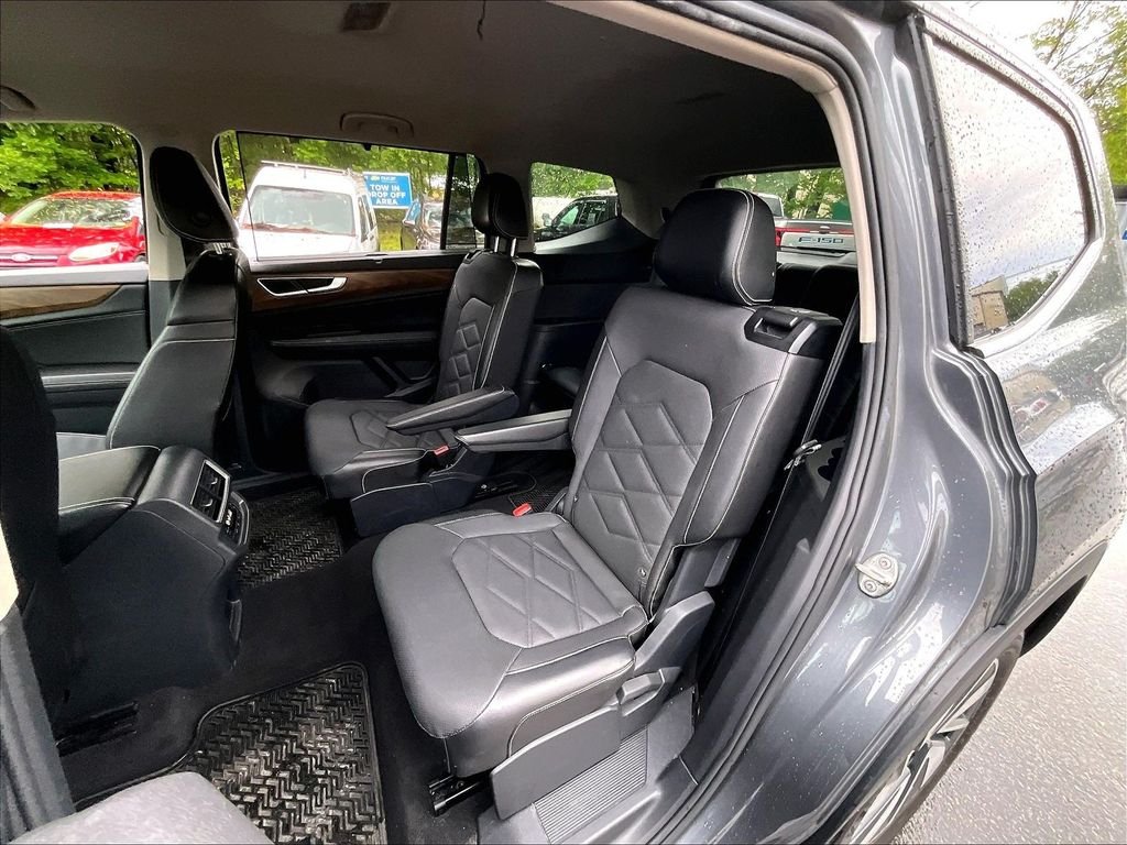 Used 2024 White Volkswagen 2.0T SE w/Technology image 15