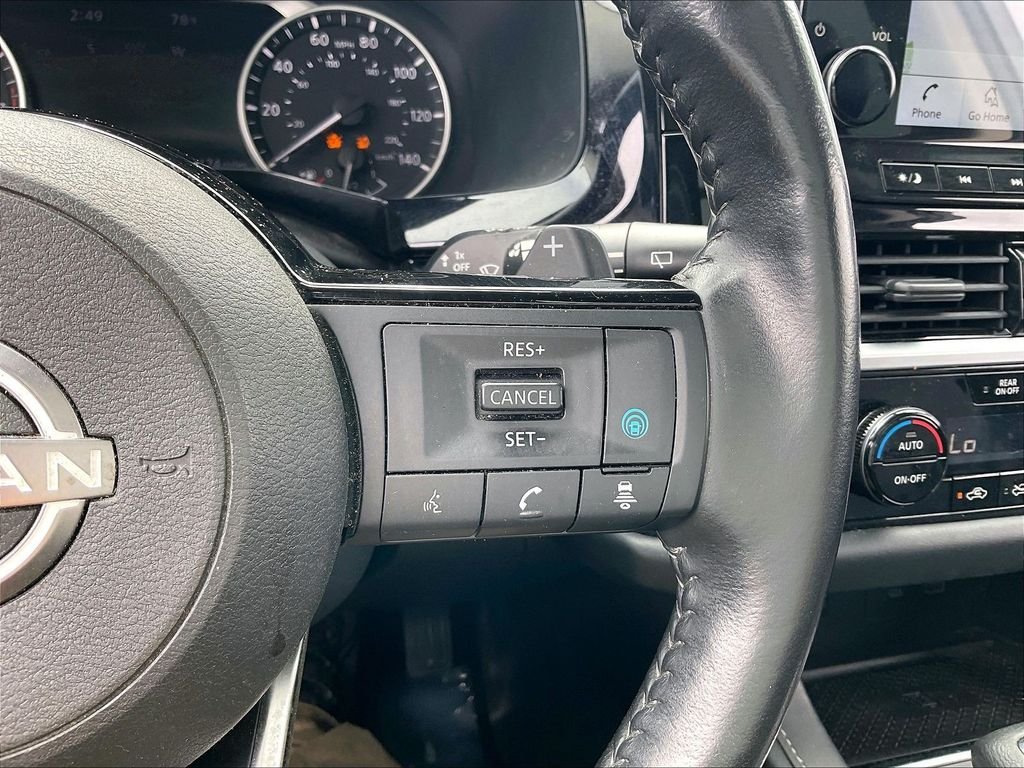 Used 2022 Super Black Nissan SL image 24
