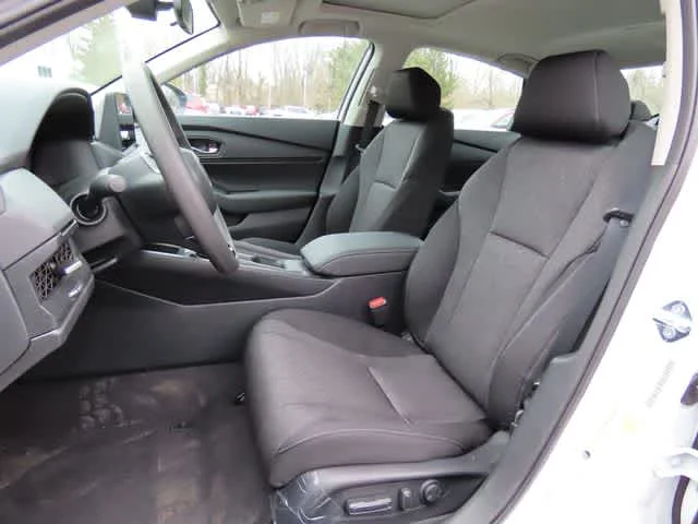 New 2026 Platinum White Pearl Honda SE image 11