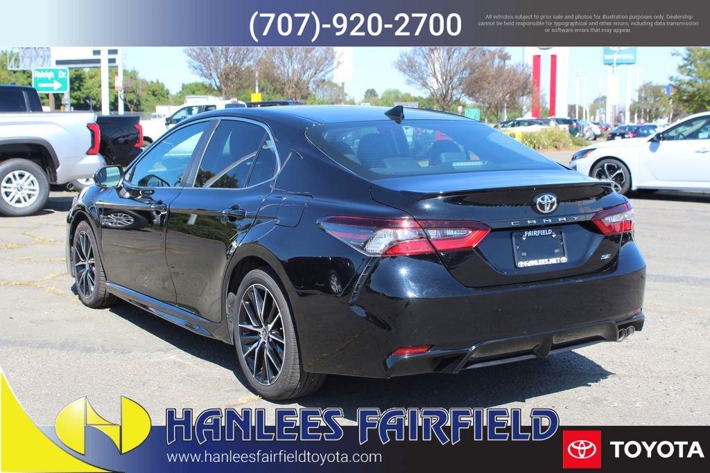 2024 Toyota Camry SE - Photo 9