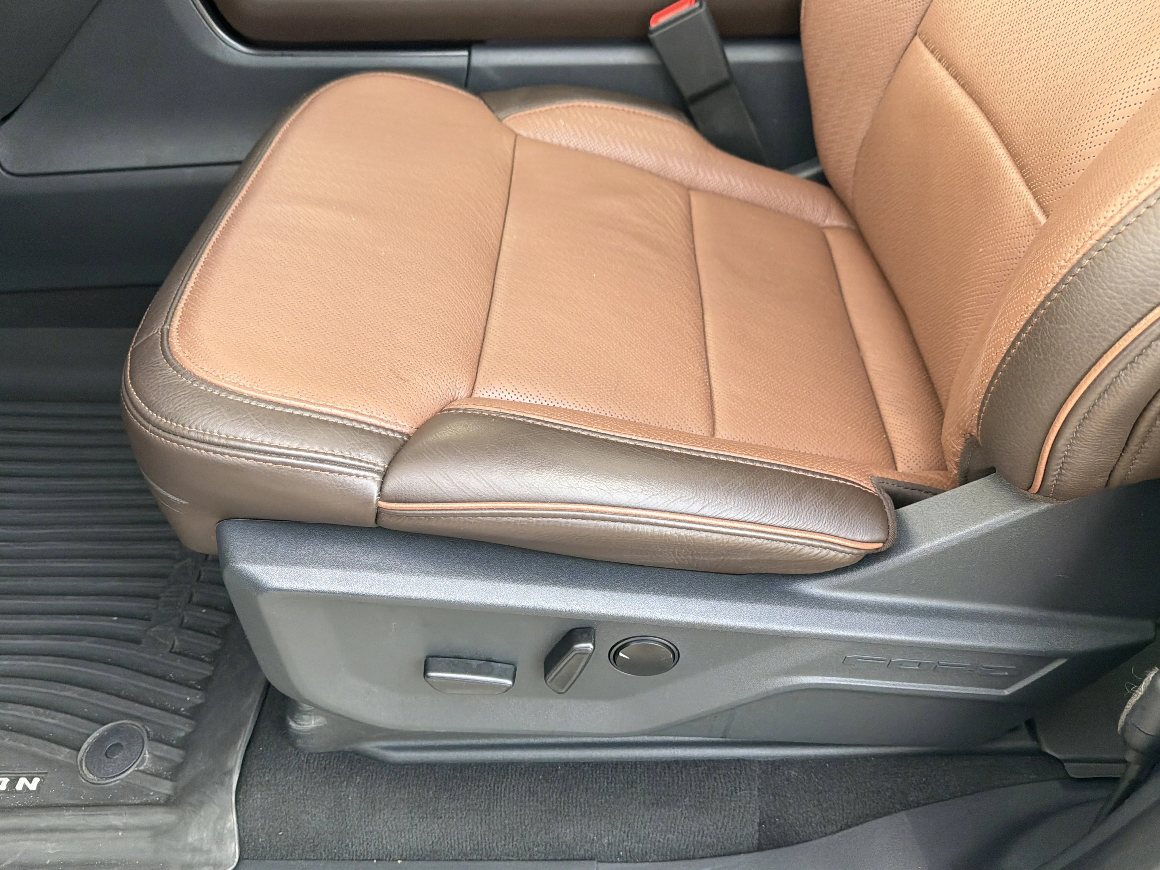 Used 2025 Star White Metallic Tri-Coat Ford King Ranch image 24