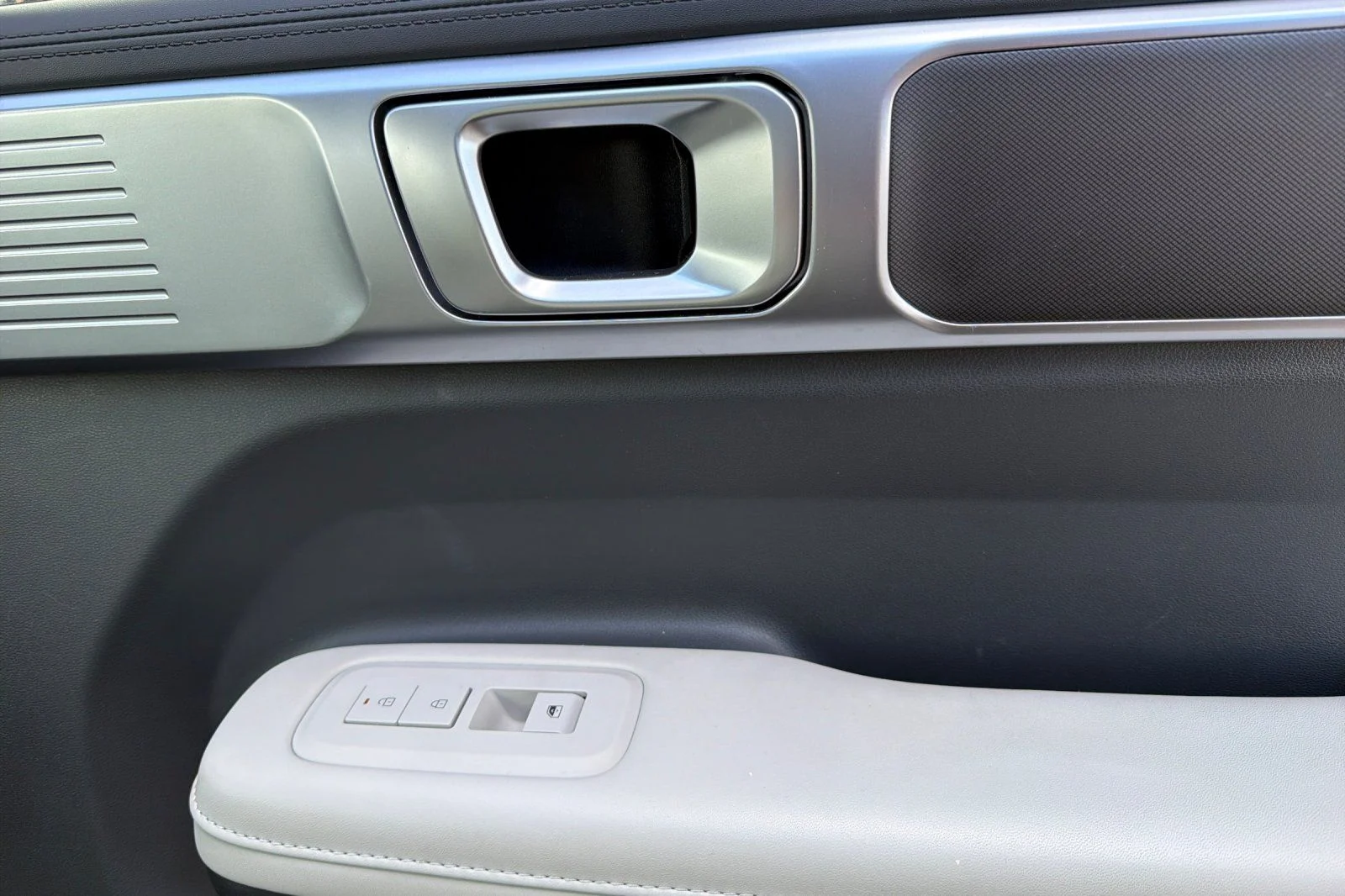 Used 2024 Green Hyundai SEL image 19