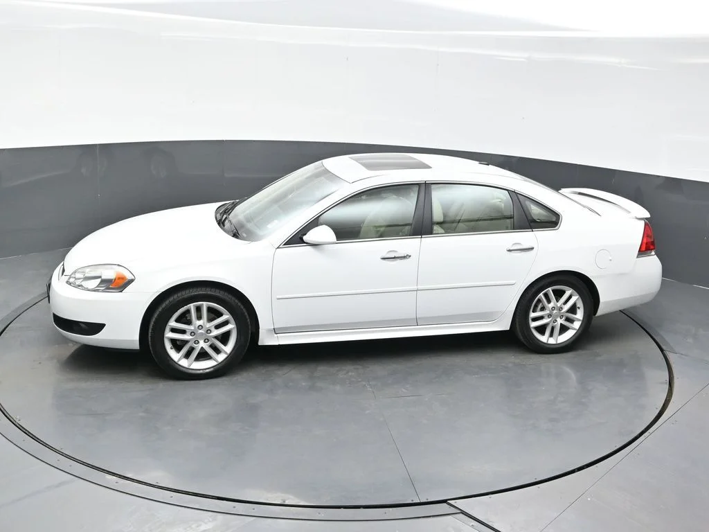 Used 2014 White Chevrolet LTZ image 30