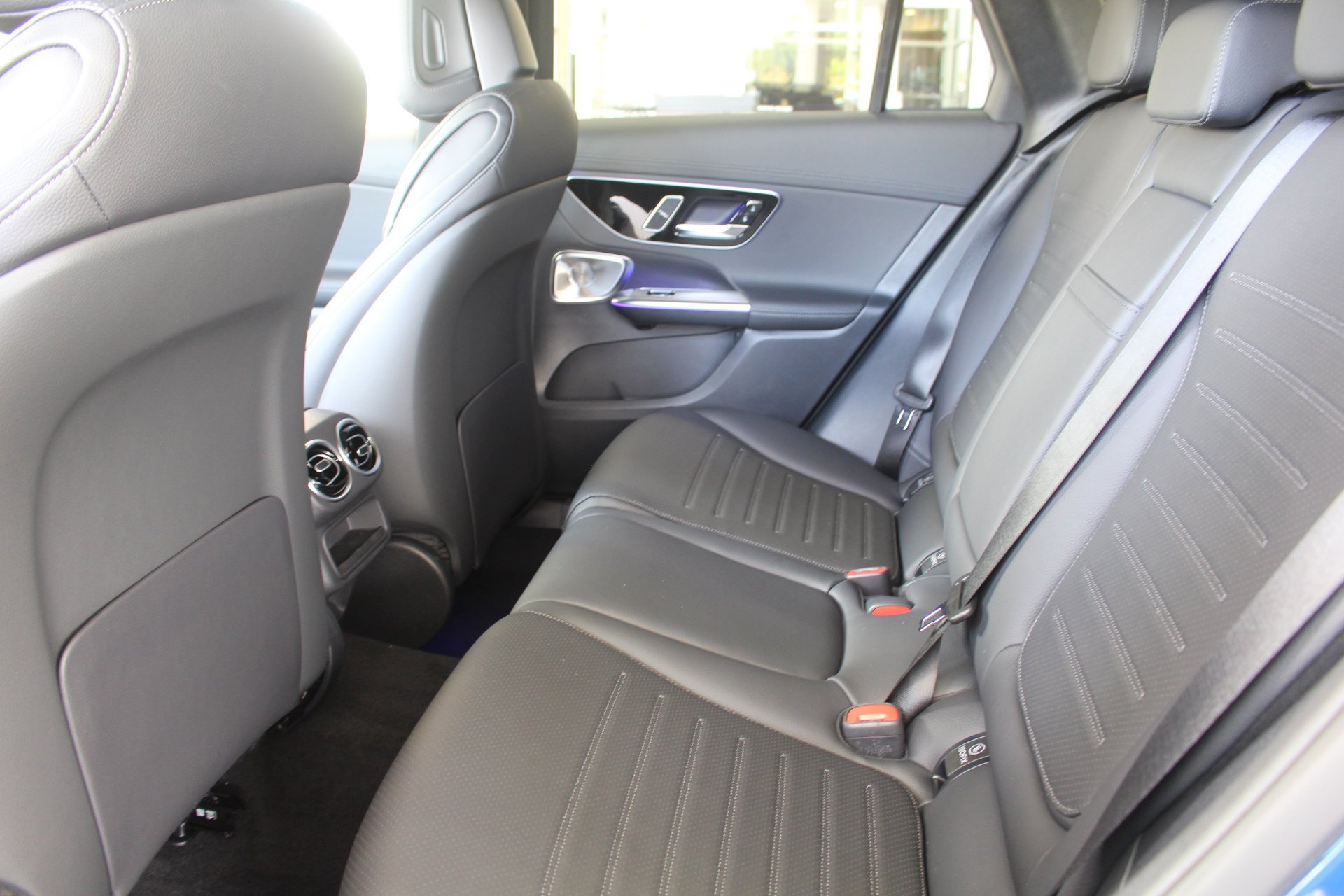 2026 Mercedes-Benz GLC Base - Photo 17