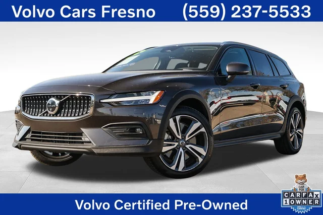 2025 Volvo V60 Cross Country B5 Plus
