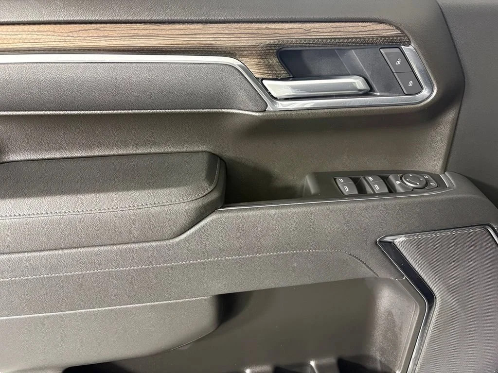 New 2026 Sterling Gray Metallic Chevrolet LT image 21