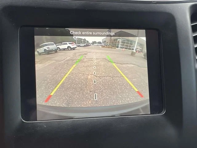 Certified Used 2019 Diamond Black Jeep Latitude Plus image 26