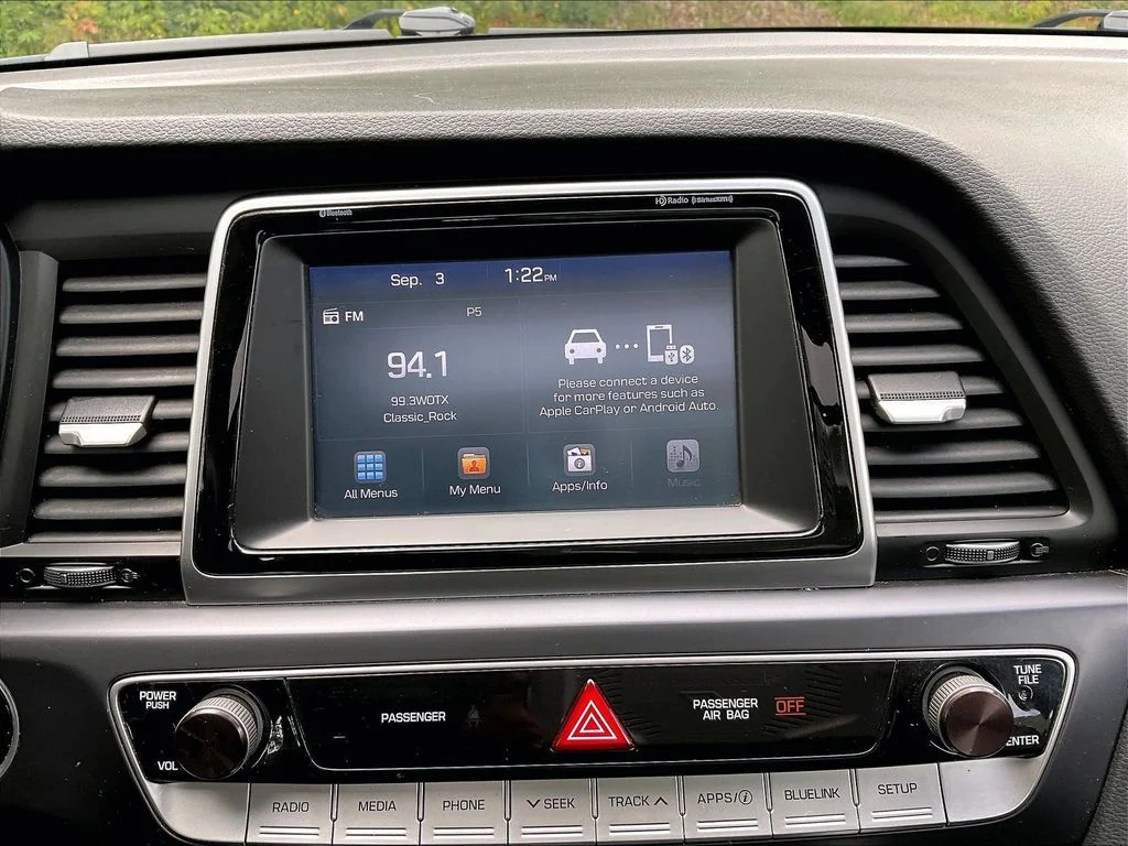 Used 2018 Electric Blue Hyundai Sport image 18