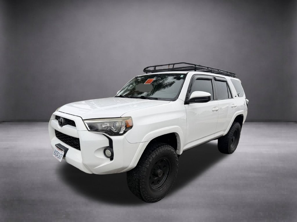 Used 2015 White Toyota SR5 image 7