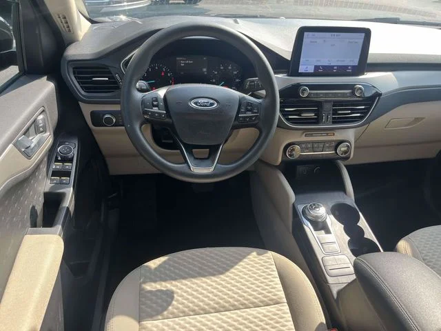 Used 2020 Agate Black Metallic Ford SE image 16