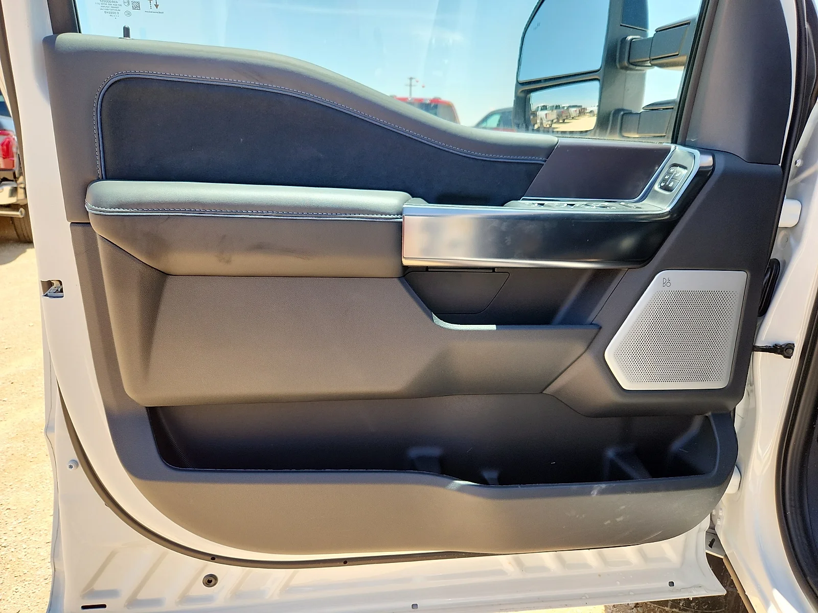 New 2026 Star White Metallic Tri-Coat Ford F-350® Platinum® image 14