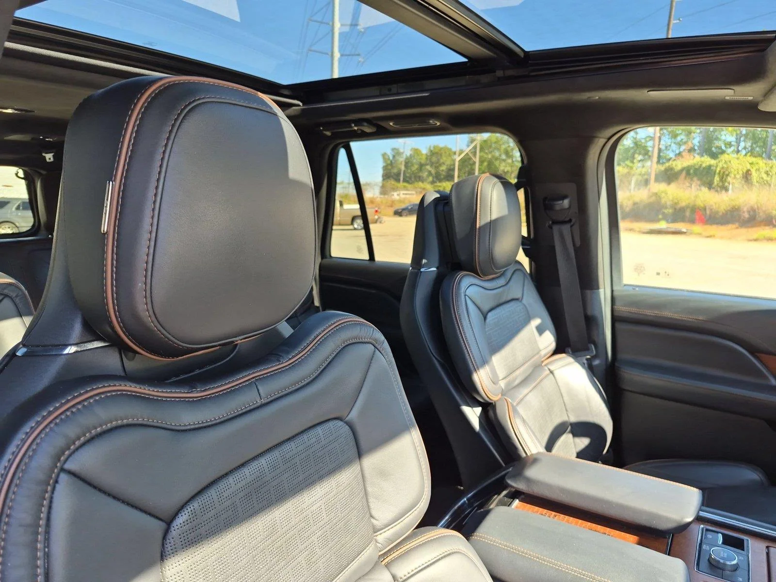 Used 2024 Chroma Caviar Dark Gray Metallic Clearcoat Lincoln Black Label image 37