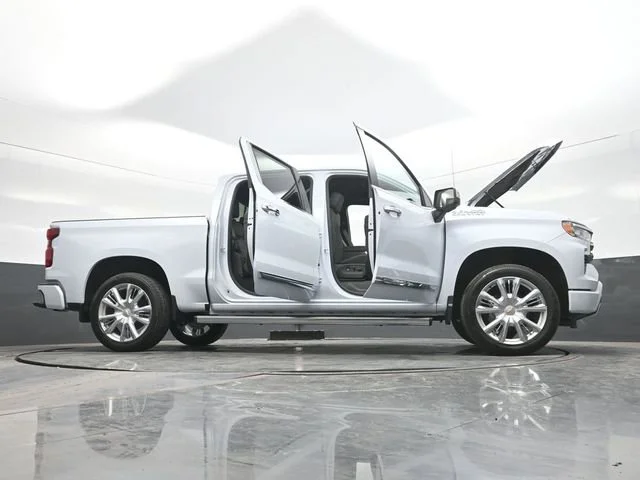 New 2026 Polar White Tricoat Chevrolet High Country image 31