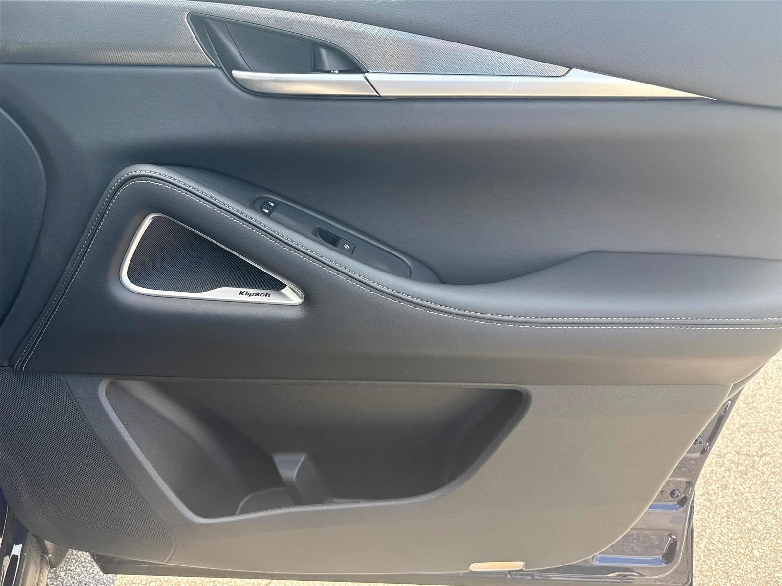 New 2027 GRAND BLUE INFINITI Luxe FWD image 25