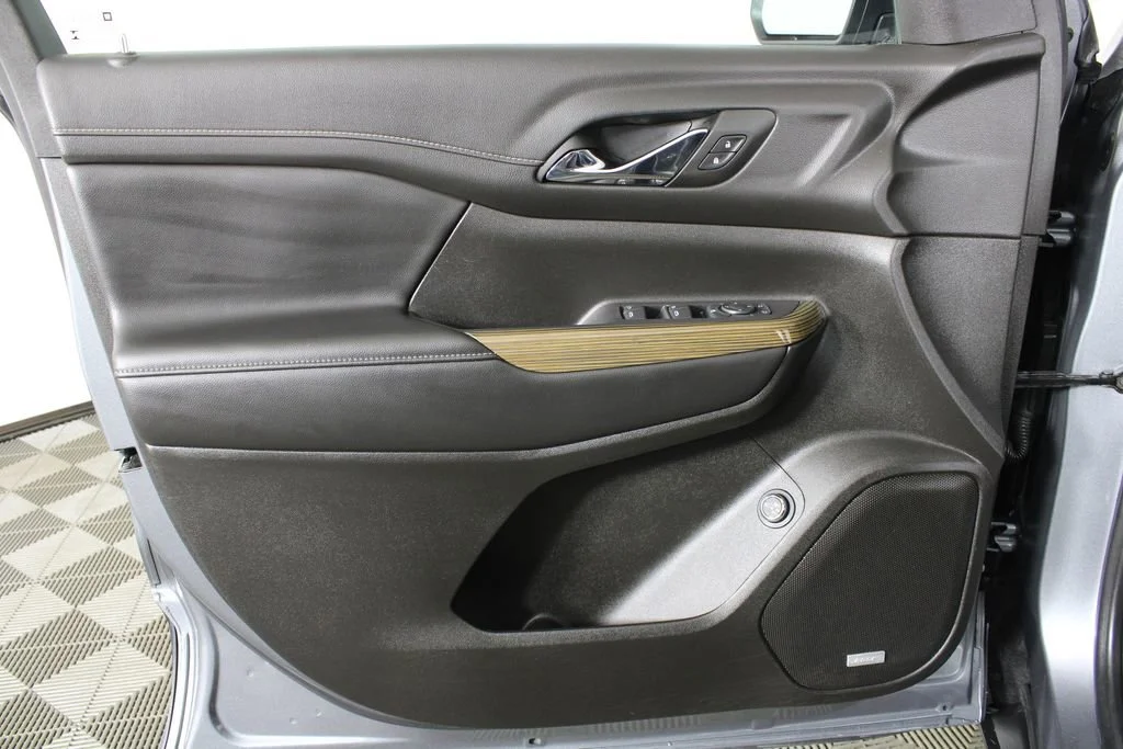 Used 2021 SATIN STEEL METALLIC GMC SLE image 12