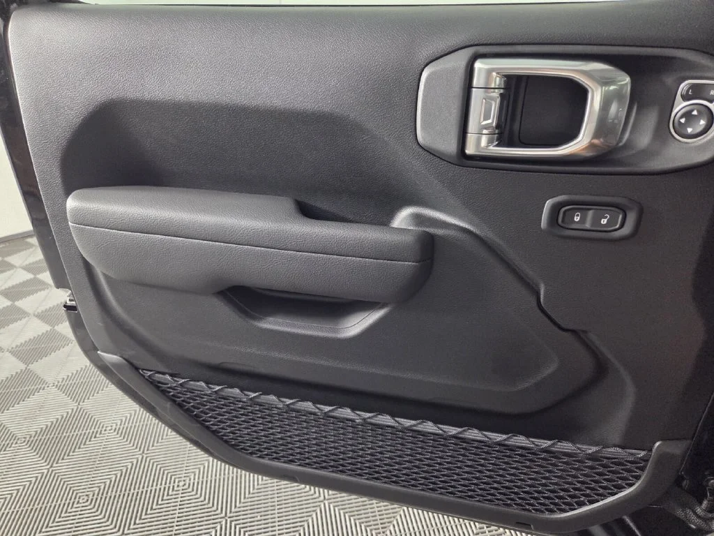 2026 Jeep Wrangler 4-Door Willys - Photo 17