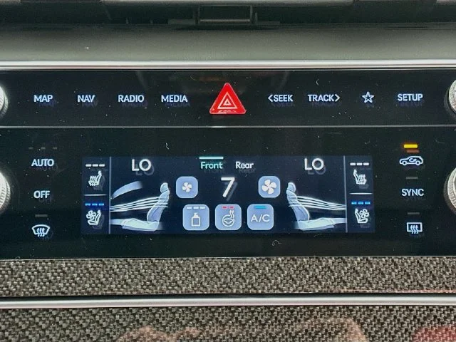 New 2027 Silver Genesis 3.5T image 19