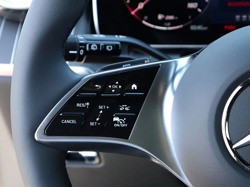 New 2026 Cirrus Silver Metallic Mercedes-Benz GLC 300 image 31