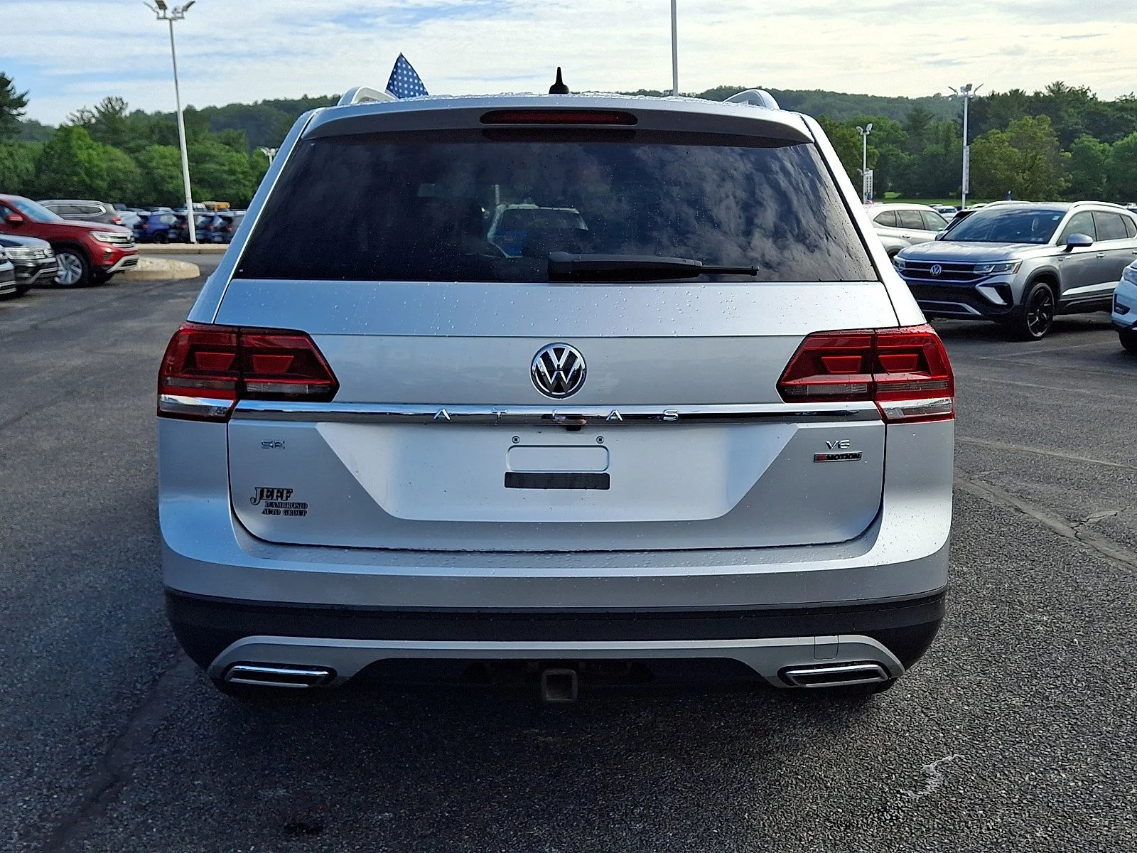 Used 2019 Reflex Silver Metallic   8E8e Volkswagen 3.6L V6 SE w/Technology image 6