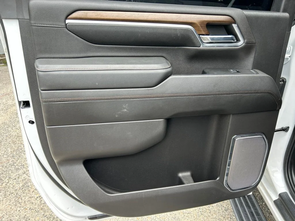 Used 2024 Summit White Chevrolet High Country image 21