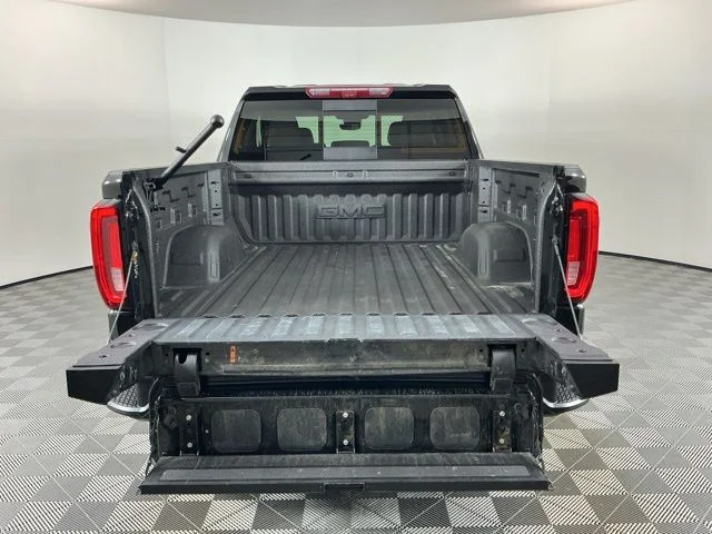 Used 2025 Black GMC Denali image 8