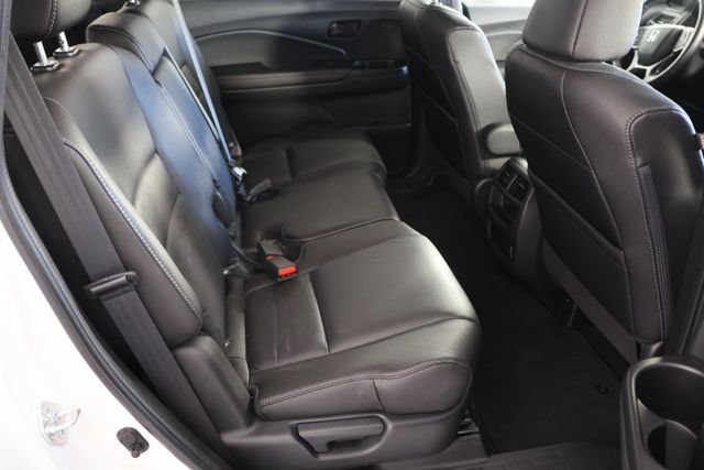Used 2023 White Honda EX-L image 23