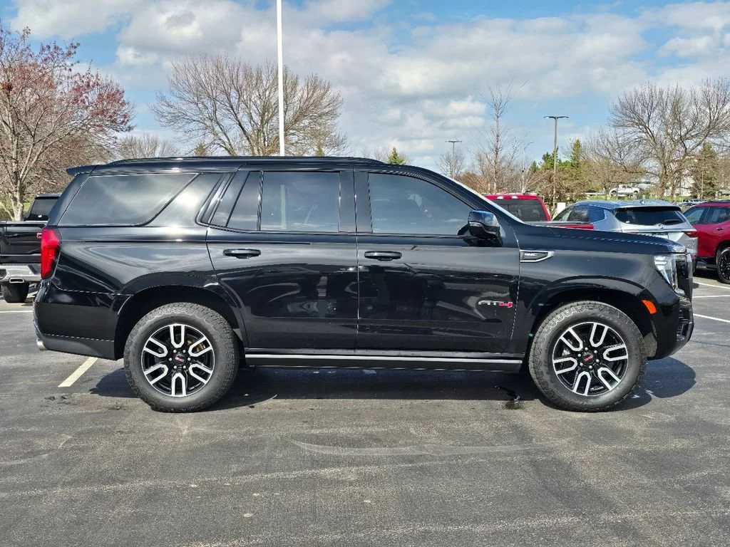 2022 GMC Yukon AT4 - Photo 12