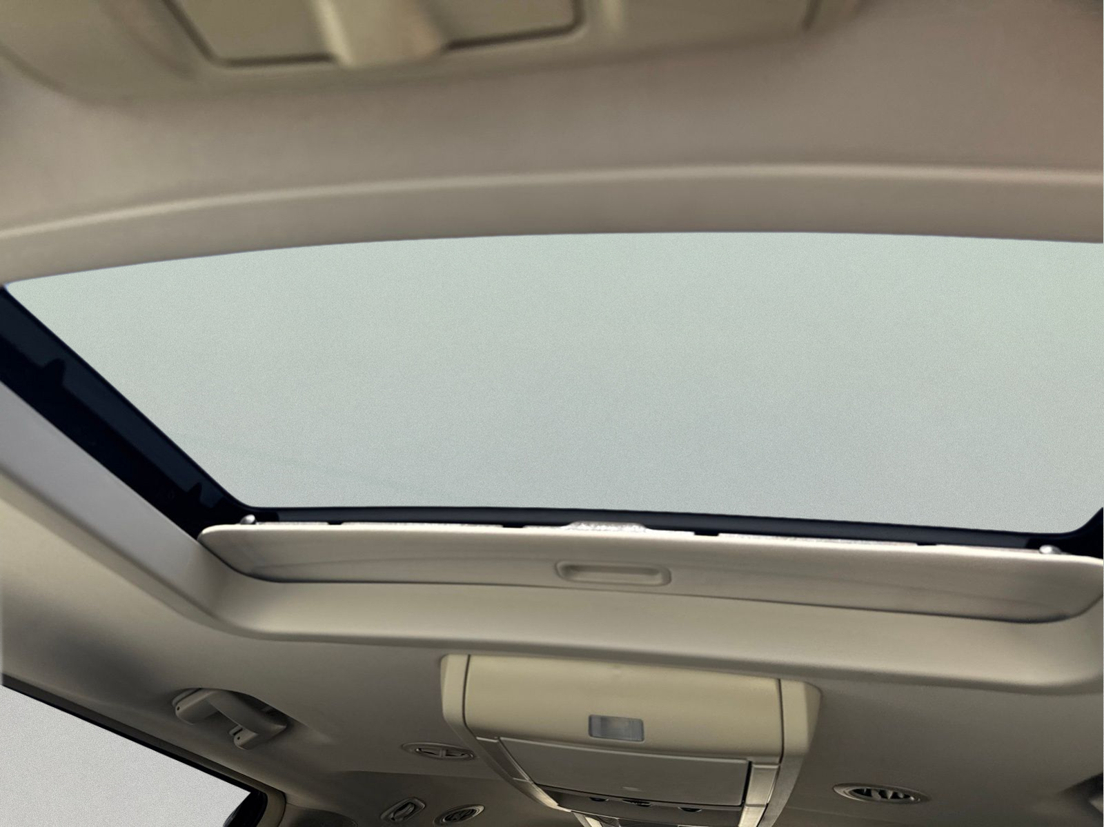 Used 2016 Gray Chrysler Limited image 31