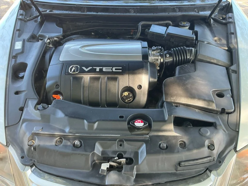 Used 2008 Silver Acura 3.5 image 24