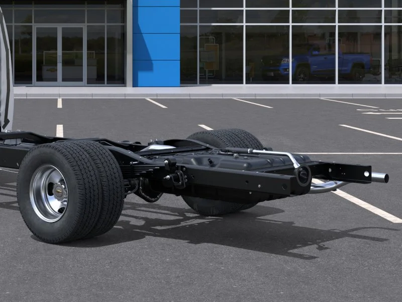 New 2026 Summit White Chevrolet 1WT image 11