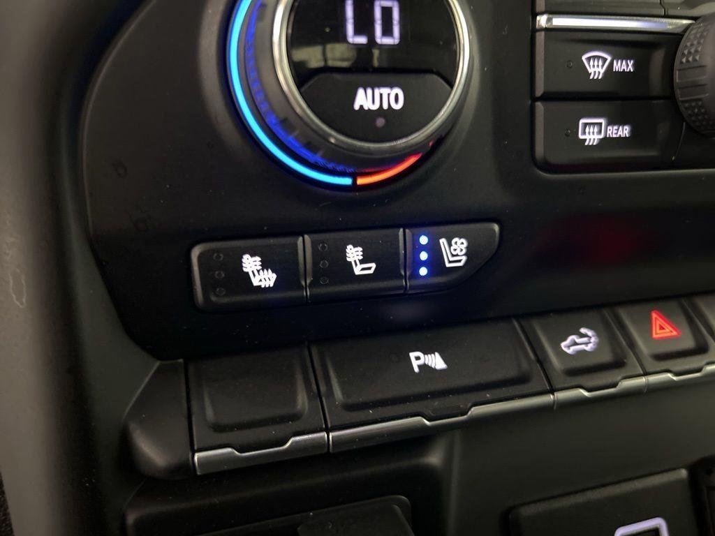 Used 2022 Greenstone Metallic Chevrolet High Country image 30