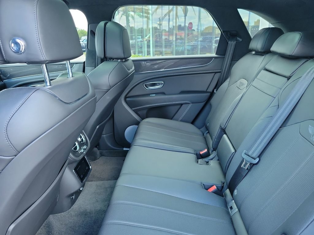 Used 2021  Bentley V8 image 16