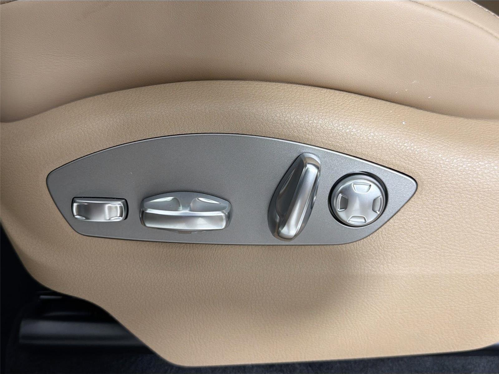 Used 2026 White Porsche  image 32