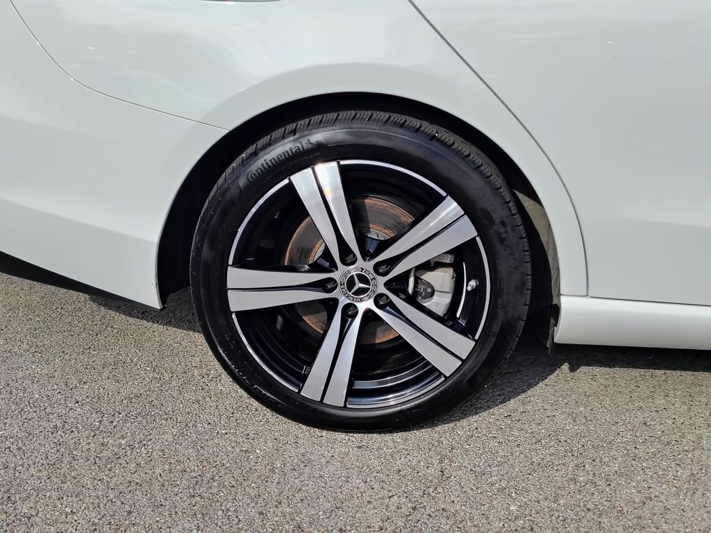 2025 Mercedes-Benz C-Class Sedan C 300 - Photo 11