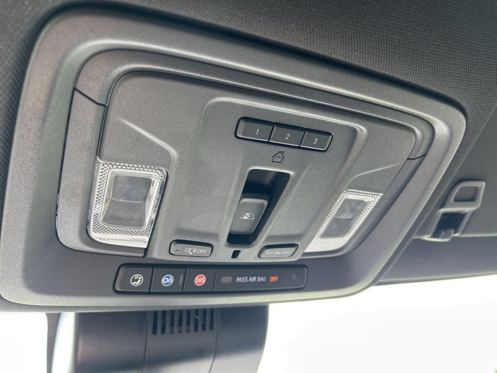 Used 2023 Black Chevrolet High Country image 40