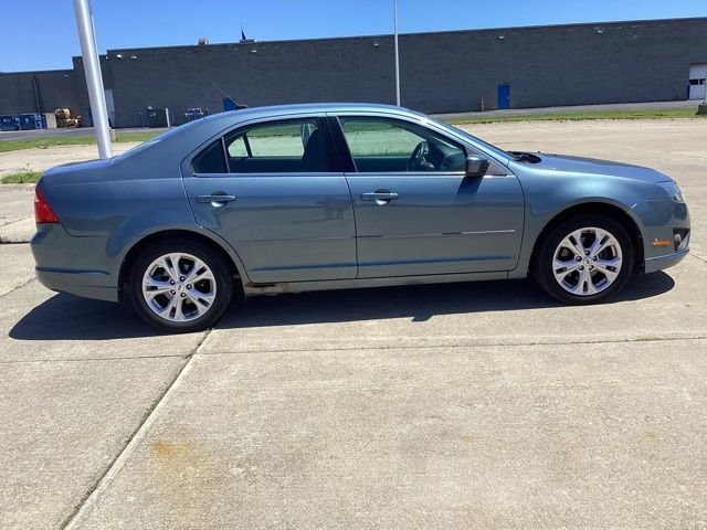 Used 2012 Blue Ford SE image 11