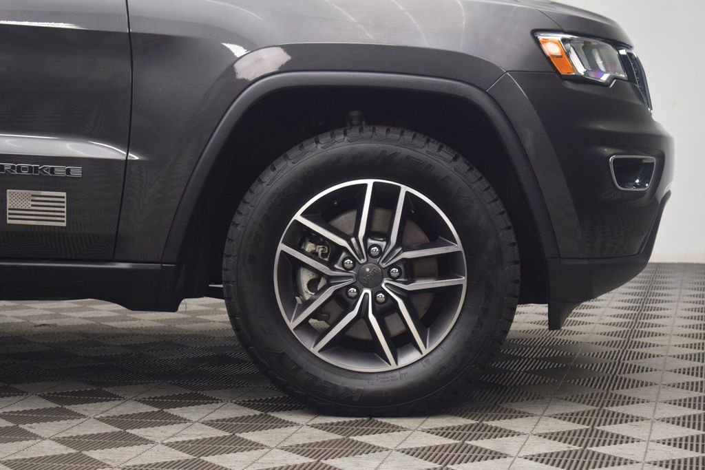 Used 2021 Gray Jeep Limited image 29