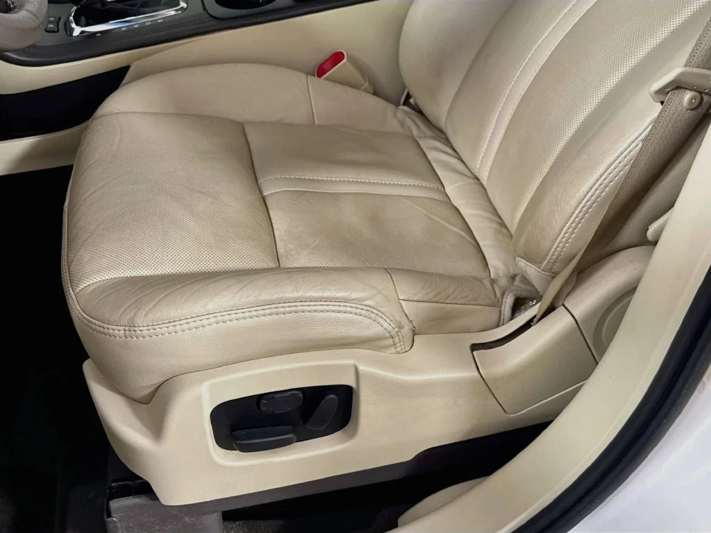 Used 2019 White Lincoln Standard image 23