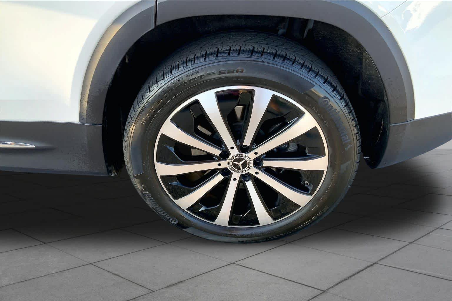 Certified Used 2023 Polar White Mercedes-Benz GLB 250 image 10