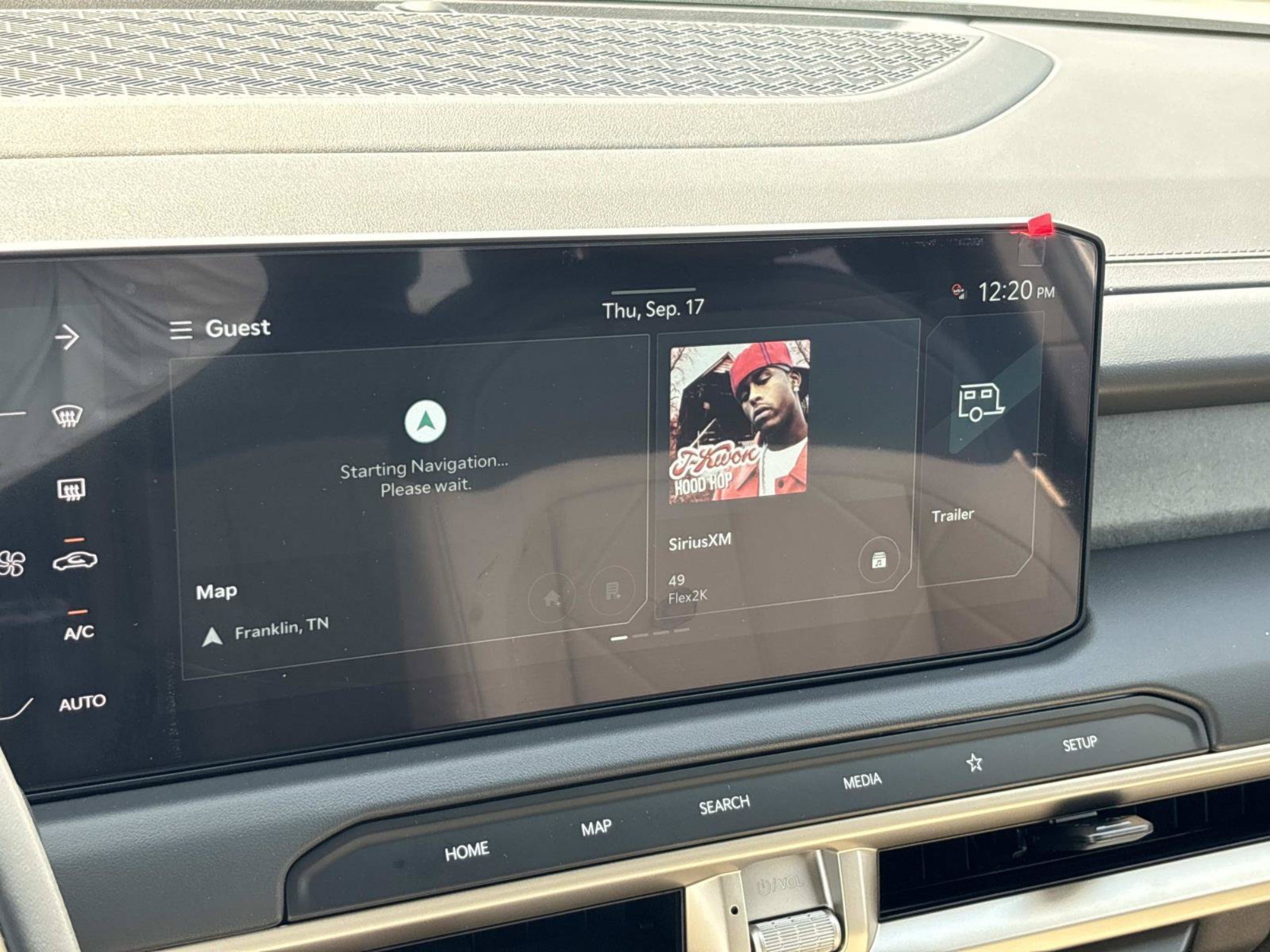 New 2027 Glacial White Pearl Kia EX image 27