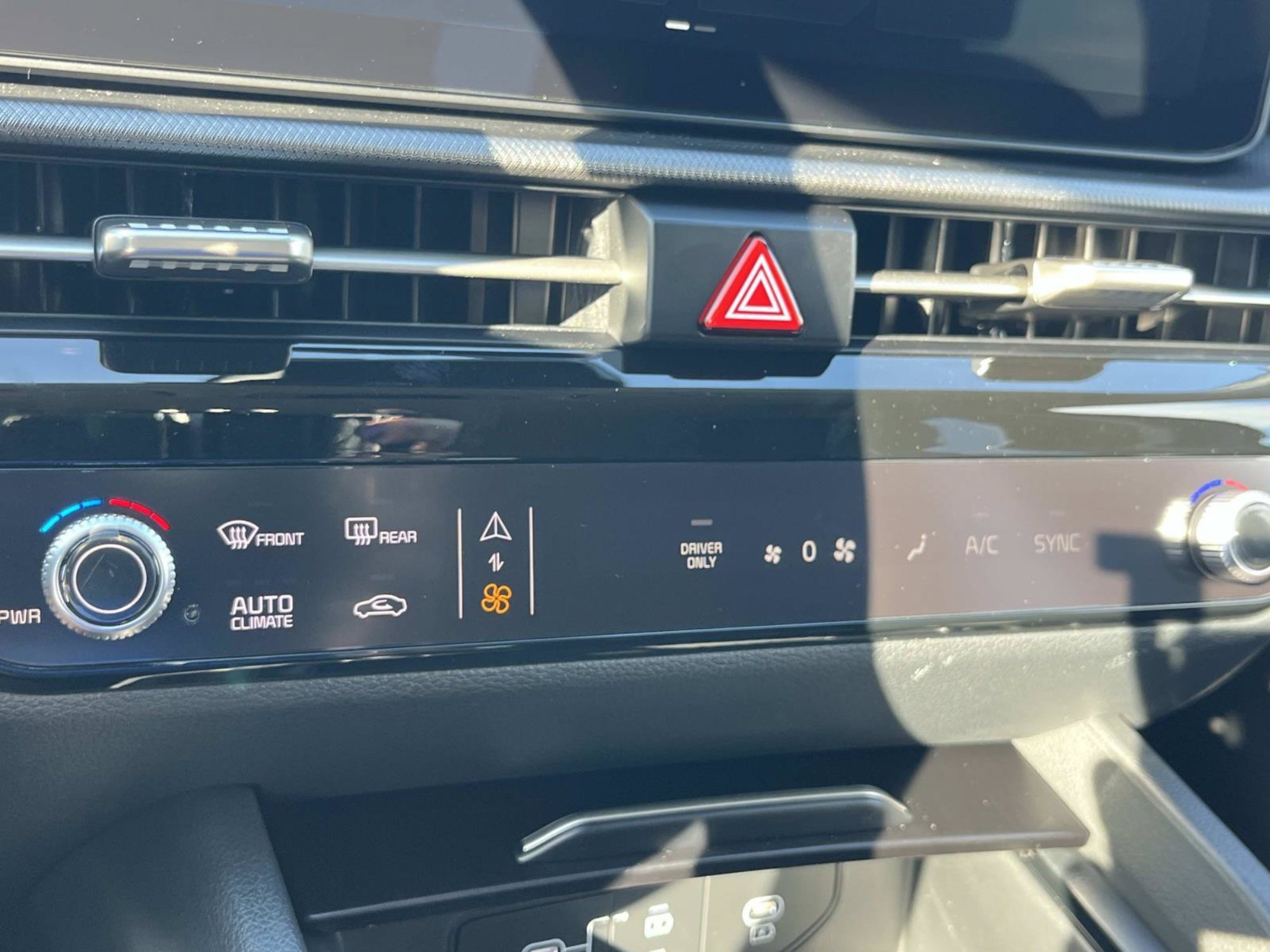 New 2027 Gravity Gray Kia LX image 29