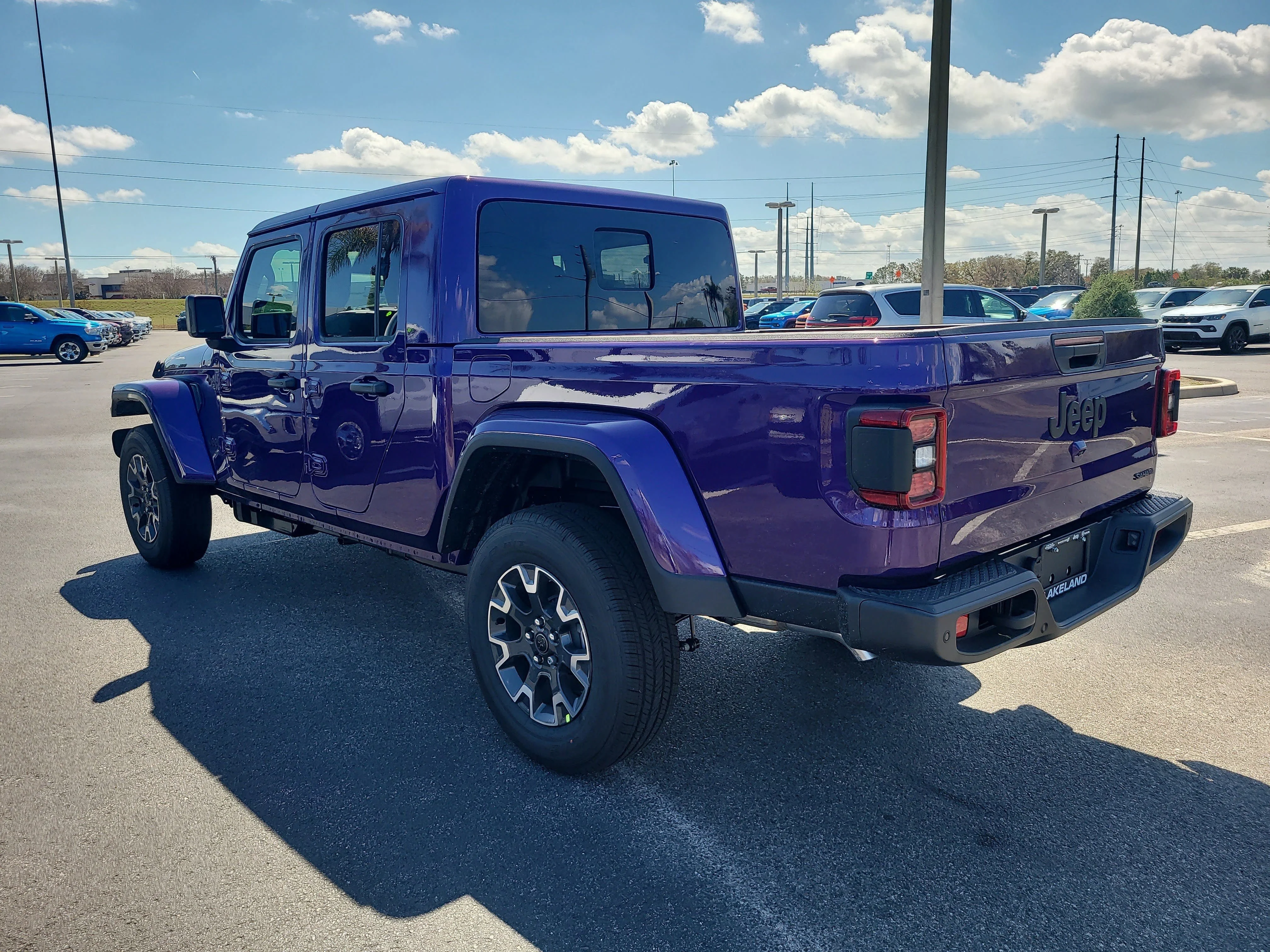 New 2026 Reign Jeep Sahara image 8